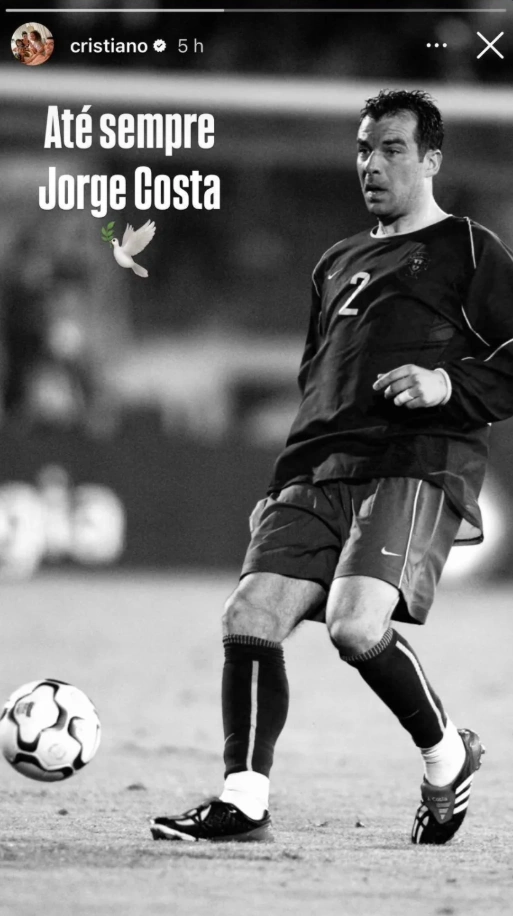 Cristiano Ronaldo đăng ảnh bày tỏ lòng thương tiếc sau khi Jorge Costa qua đời.