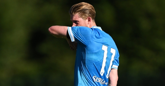 De Bruyne ra mắt trong trận giao hữu Napoli - Arezzo hôm 22/7.