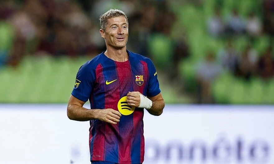 Lewandowski lỡ hàng trăm triệu USD vì ở lại Barca