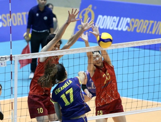 Đội tuyển bóng chuyền nữ Việt Nam thua Tây Ban Nha 0-4 ở trận giao hữu tại nhà thi đấu Đông Anh, Hà Nội, ngày 17/8/2025. Ảnh: Hiếu Lương