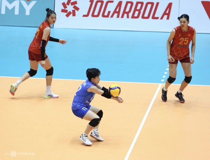 Đội tuyển bóng chuyền nữ Việt Nam thua Tây Ban Nha 0-4 ở trận giao hữu tại nhà thi đấu Đông Anh, Hà Nội, ngày 17/8/2025. Ảnh: Hiếu Lương