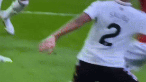 Tranh cãi về phạt đền ở trận Man Utd thua Arsenal