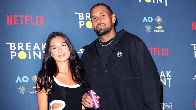 Kyrgios (phải) và Hatzi trong buổi công chiếu phim Break Point của Netflix năm 2023. Ảnh: ATP