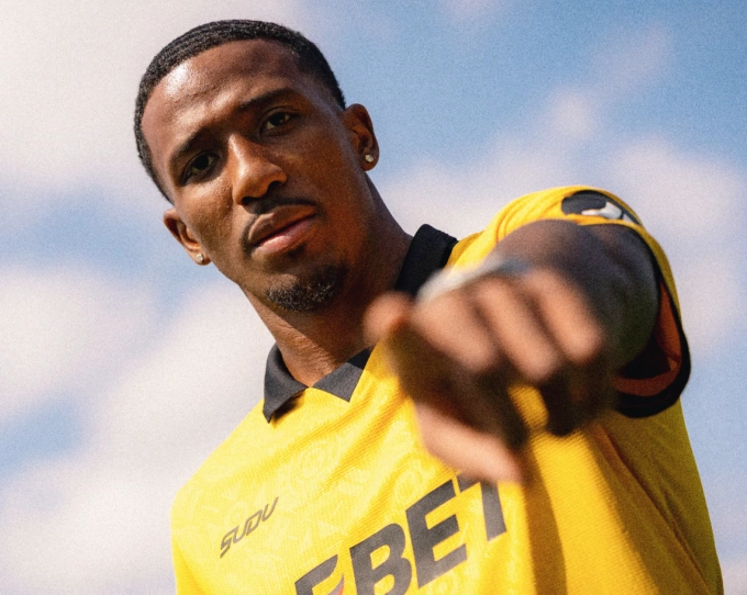 Jackson Tchatchoua, cầu thủ chạy nhanh nhất Serie A mùa trước với tốc độ tối đa 36,3km/h, ra mắt Wolves ngày 19/8. Ảnh: Wolves