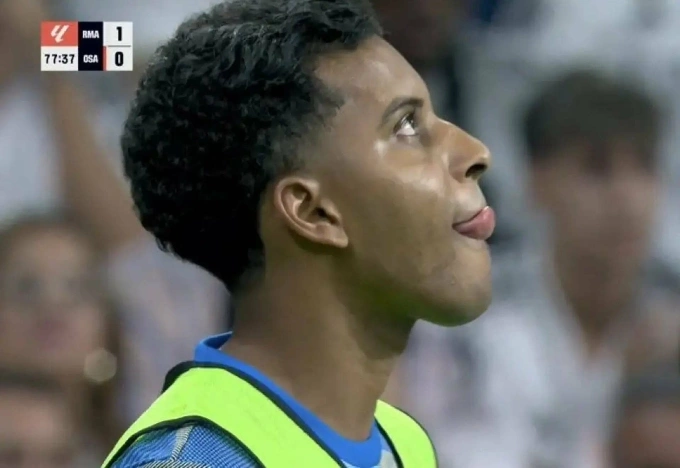 Rodrygo ngồi ngoài trận Real 1-0 Osasuna tối 19/8. Ảnh: AS