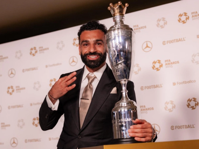 Mohamed Salah lần thứ ba được bầu là Cầu thủ hay nhất năm của Hiệp hội Cầu thủ chuyên nghiệp Anh PFA. Ảnh: Liverpool FC