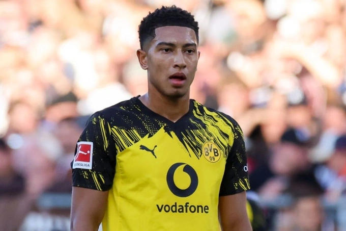 Jobe Bellingham thi đấu trong trận St Pauli 3-3 Dortmund hôm 23/8. Ảnh: Shutterstock