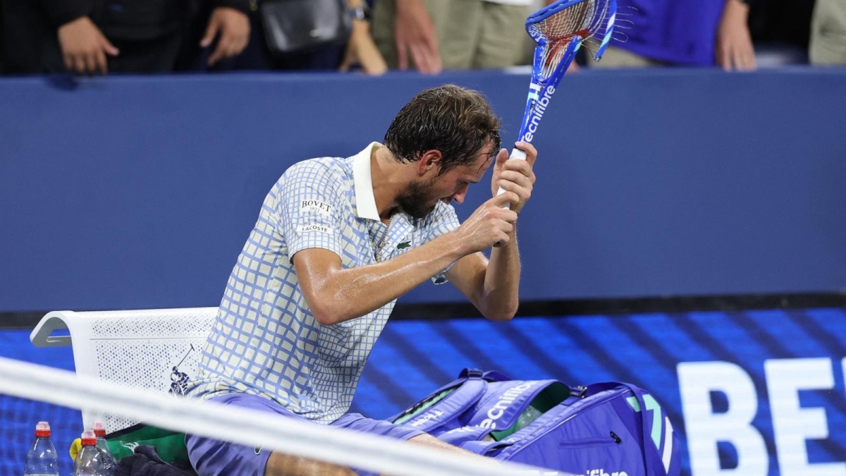 Daniil Medvedev tính giải nghệ
