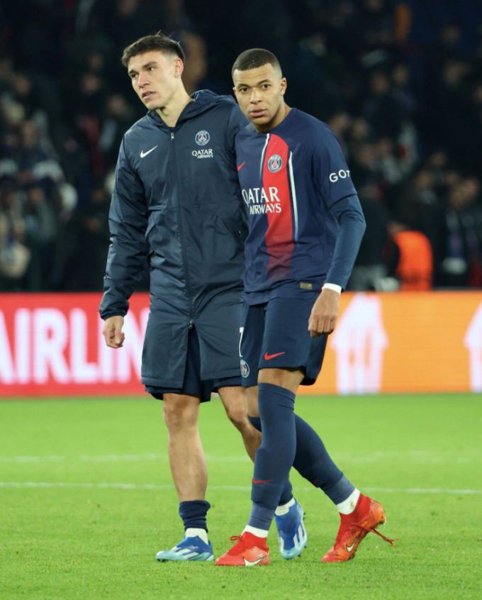 Manuel Ugarte (trái) và Kylian Mbappe khi còn cùng phụng sự PSG. Ảnh: X / PSG_Report