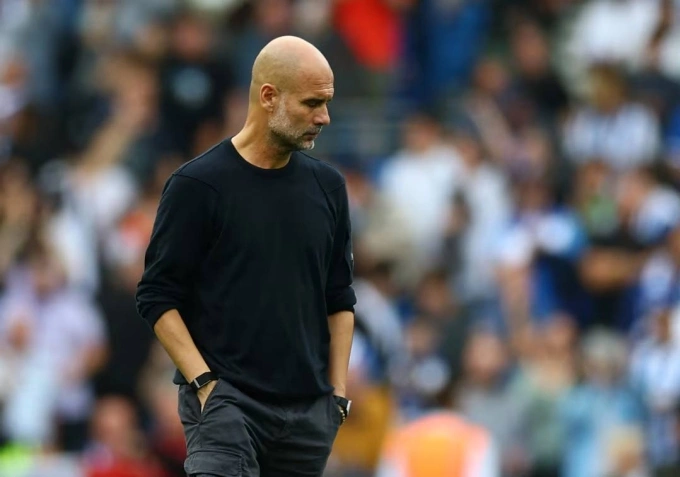 Guardiola thất vọng trong trận Brighton 2-1 Man City tối 31/8. Ảnh: Reuters