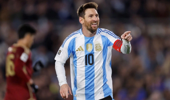Messi mừng bàn thắng trong trận Argentina hạ Venezuela trên sân Momumental, thành phố Buenos Aires, Argentina, lượt áp chót vòng loại khu vực Nam Mỹ, World Cup 2026 tối 4/9/2025. Ảnh: Ole