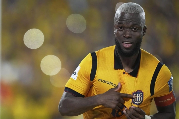 Enner Valencia mừng bàn duy nhất trong trận Ecuador 1-0 Argentina sáng 10/9. Ảnh: AP