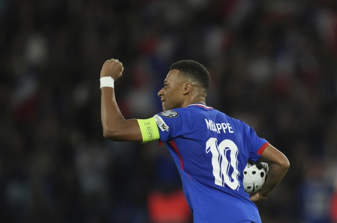 Kylian Mbappe mừng bàn trong trận Pháp thắng Iceland 2-1 ở bảng D vòng loại World Cup 2026 - khu vực châu Âu ngày 9/9. Ảnh: AP