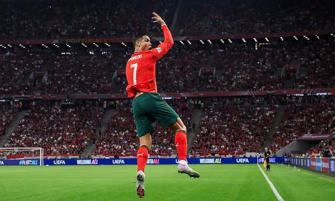 Ronaldo mừng bàn thắng của Bồ Đào Nha trước Hungary trên sân Puskas, thành phố Budapest, Hungary, tối 9/9/2025. Ảnh: AS