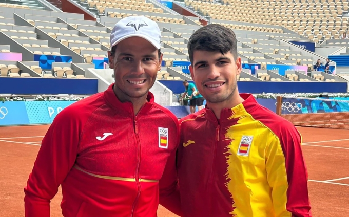 Alcaraz (phải) và Nadal ở Olympic Paris 2024, nơi cả hai đánh đôi cùng nhau trong màu áo Tây Ban Nha. Ảnh: Reuters