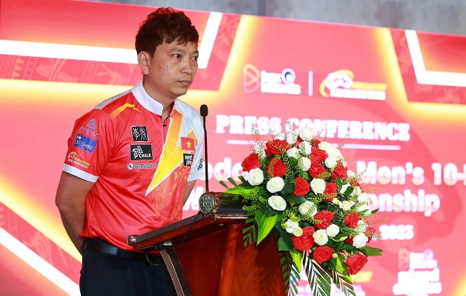 Dương Quốc Hoàng chia sẻ trong buổi họp công bố giải billiards 10 bi nam vô địch thế giới 2025 trưa 16/9. Ảnh: Vũ Huynh