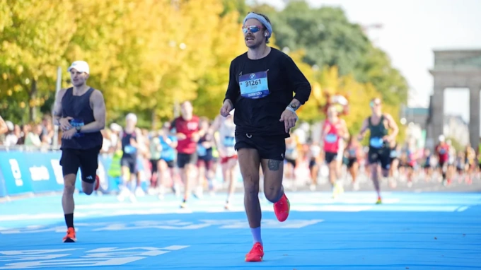 Harry Styles thi đấu tại Berlin Marathon 2025 ngày 21/9. Ảnh: Sportograf