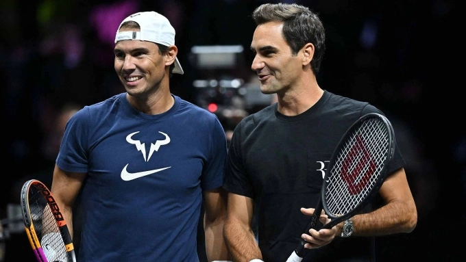 Federer (phải) và Nadal trong buổi tập ở Laver Cup 2022, tại sân O2, London, Anh. Ảnh: Reuters