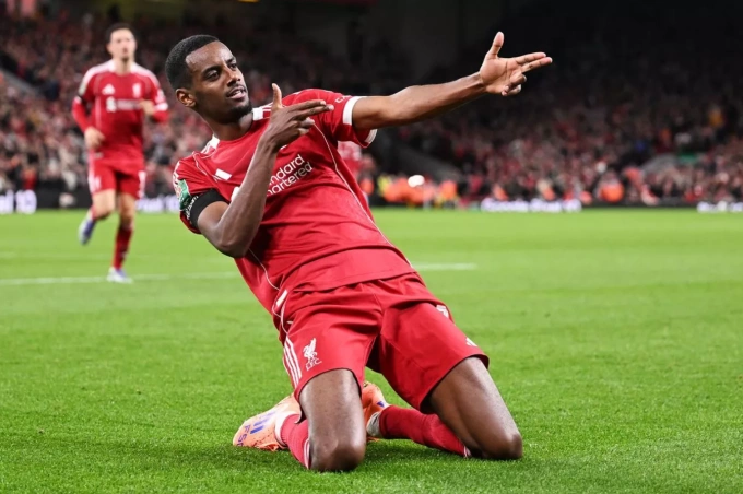 Alexander Isak mừng bàn mở tỷ số. Ảnh: Liverpool FC