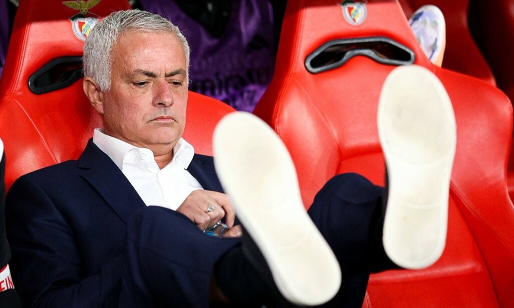 Mourinho: 'Tôi ngồi nhà còn kiếm nhiều tiền hơn huấn luyện Benfica'
