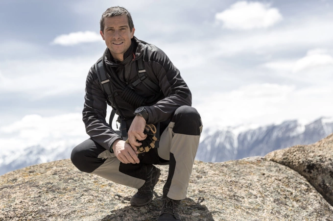 Cựu binh sĩ đặc nhiệm Không quân Anh (SAS), Bear Grylls, nổi tiếng toàn cầu qua loạt chương trình truyền hình sinh tồn. Ảnh: NBC