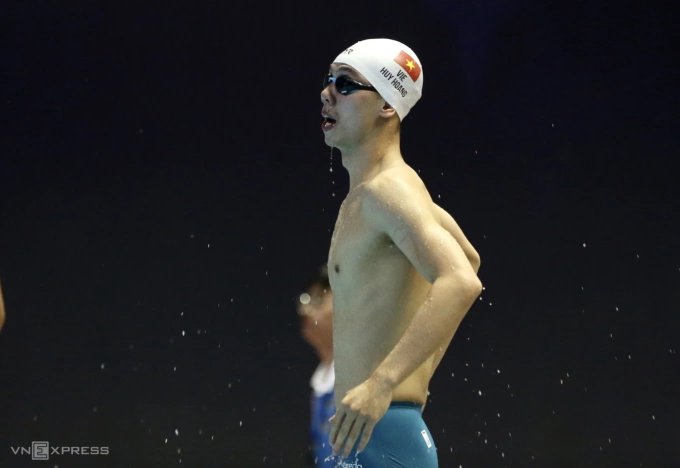 Kình ngư Nguyễn Huy Hoàng thi đấu tại SEA Games 2023. Ảnh: Hiếu Lương