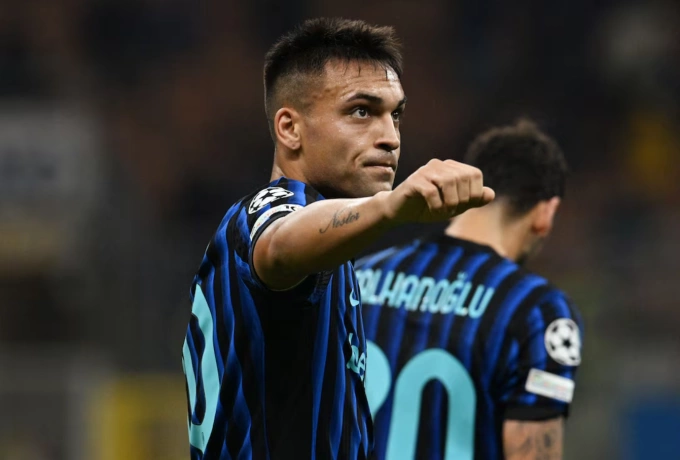 Lautaro Martinez lập cú đúp trong trận Inter Milan thắng Slavia Praha 3-0 trên sân San Siro, Milan, Italy ngày 30/9. Ảnh: Reuters