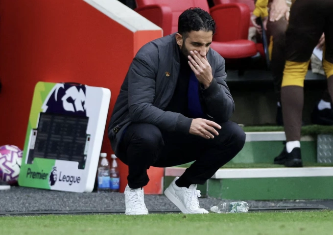 Amorim trong trận Man Utd thua Brentford ở vòng 6 Ngoại hạng Anh trên sân GTech, London, Anh ngày 27/9/2025. Ảnh: Reuters