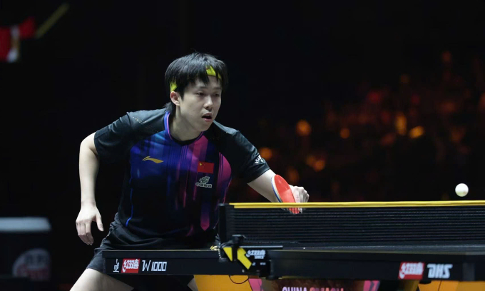 Wang Chuqin trong trận chung kết đơn nam China Smash gặp Felix Lebrun ở Bắc Kinh, Trung Quốc chiều 5/10/2025. Ảnh: CZTV