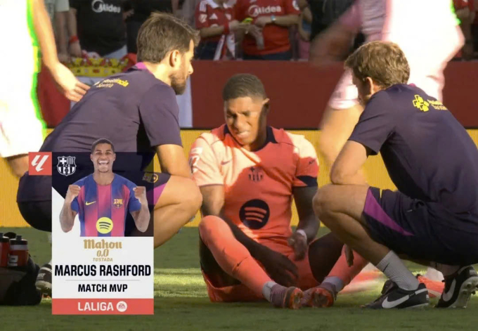 Rashford bị đau lúc cuối trận Barca thua Sevilla 1-4 trên sân Ramon Sanchez Pizjuan, thành phố Seville, xứ Andalusia, Tây Ban Nha, vòng 8 La Liga ngày 5/10/2025. Ảnh: chụp màn hình