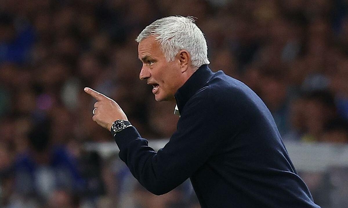 Pepe mong Mourinho thất bại ở Benfica