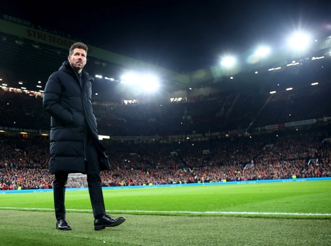 HLV Diego Simeone trước trận Atletico thắng Man Utd 1-0 ở lượt về vòng 1/8 Champions League trên sân Old Trafford, Manchester, Anh ngày 15/3/2022. Ảnh: X / Atletico de Madrid