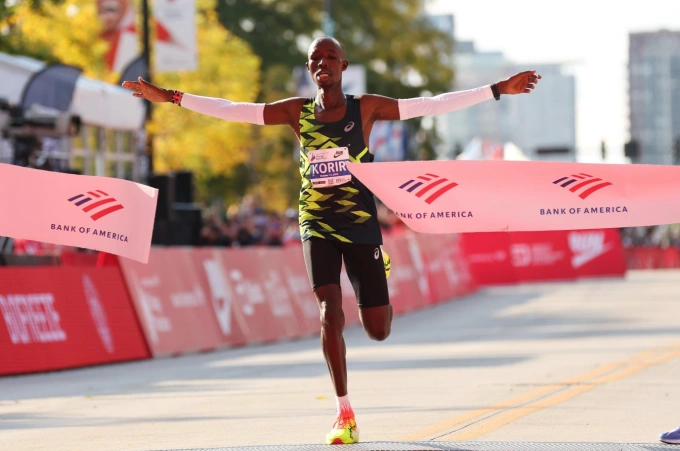 John Korir về nhất Chicago Marathon ngày 13/10/2024. Ảnh: Chicago Marathon