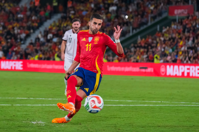 Ferran Torres đá hỏng phạt đền trong trận Tây Ban Nha thắng Gruzia 2-0 ở lượt ba bảng E vòng loại World Cup 2026 - khu vực châu Âu tại sân Martínez Valero, Elche, Tây Ban Nha ngày 11/10/2025. Ảnh: El Mundo