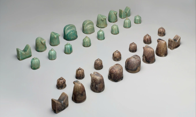 Bộ cờ cổ được khai quật ở Nishapur, Iran thế kỷ 12. Ảnh: MetMuseum
