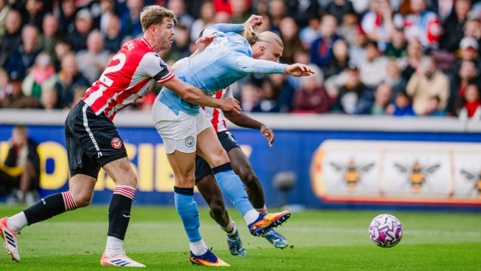 Haaland ghi bàn trong trận Man City hạ chủ nhà Brentford 1-0 ở vòng 7 Ngoại hạng Anh ngày 5/10. Ảnh: mancity.com