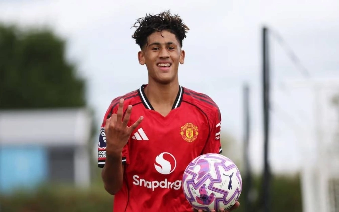 Gabriel là tài năng trẻ gây chú ý nhất tại học viện Man Utd hai năm qua. Ảnh: Man Utd