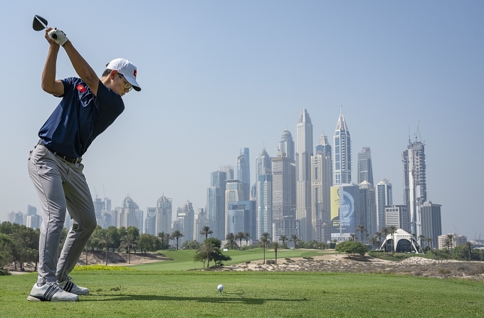 Khánh Hưng thi đấu ở APAC 2025 trên sân Majlis par72 thuộc Emirates Golf Club.