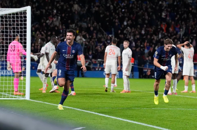 Goncalo Ramos mừng bàn trong trận PSG thắng Nice 1-0 ở vòng 11 Ligue 1 trên sân sân Parc des Princes, Paris, Pháp ngày 1/11/2025. Ảnh: PSG