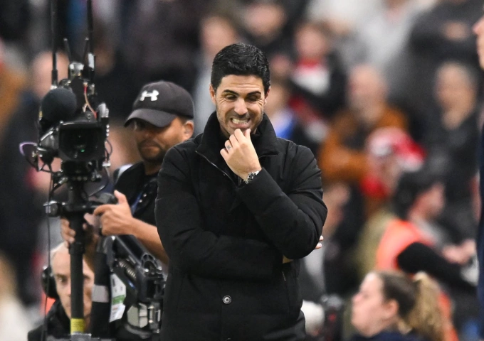 HLV Mikel Arteta phản ứng trong trận Arsenal hòa Sunderland 2-2 ở vòng 11 Ngoại hạng Anh trên sân The Light, Sunderland, Anh ngày 8/11. Ảnh: Shutterstock