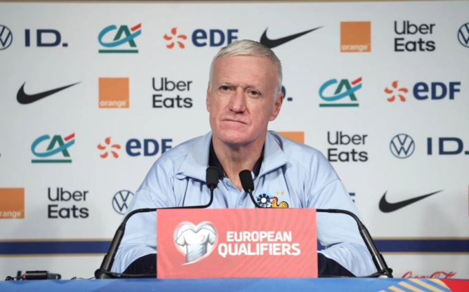 HLV Didier Deschamps trong buổi họp báo trước trận Pháp gặp Ukraine trên sân Parc des Princes, Paris, Pháp ngày 12/11/2025. Ảnh: Le Parisien