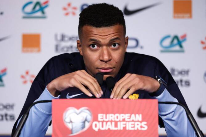 Kylian Mbappe trong buổi họp báo trước trận Pháp gặp Ukraine trên sân Parc des Princes, Paris, Pháp ngày 12/11/2025. Ảnh: AFP