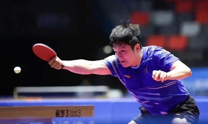 Fan Zhendong trong trận bán kết bóng bàn đơn nam, Đại hội thể thao Trung Quốc, tại nhà thi đấu Galaxy, Macau ngày 15/11/2025. Ảnh: Baidu