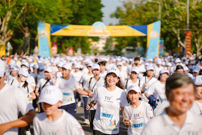 VĐV tham gia giải chạy sáng 15/11. Ảnh: BTC