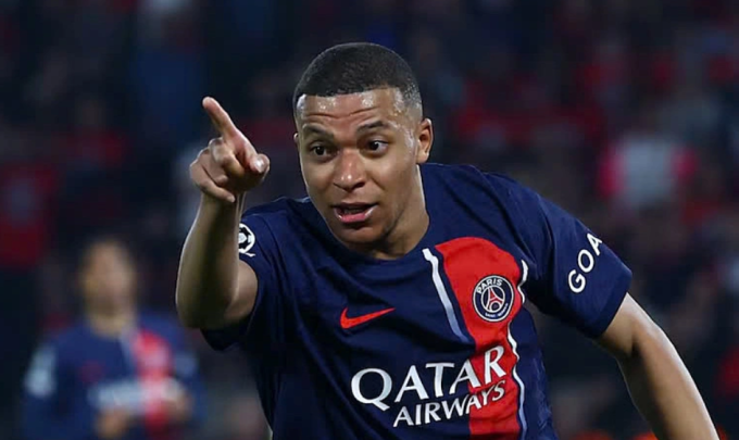 Mbappe trên sân Parc des Princes năm 2024 Mbappe trong trận bán kết lượt về Champions League giữa PSG và Dortmund trên sân Parc des Princes, thành phố Paris, Pháp tối 7/5/2024.