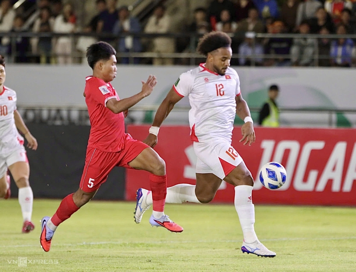 Xuân Son khởi đầu trên ghế dự bị