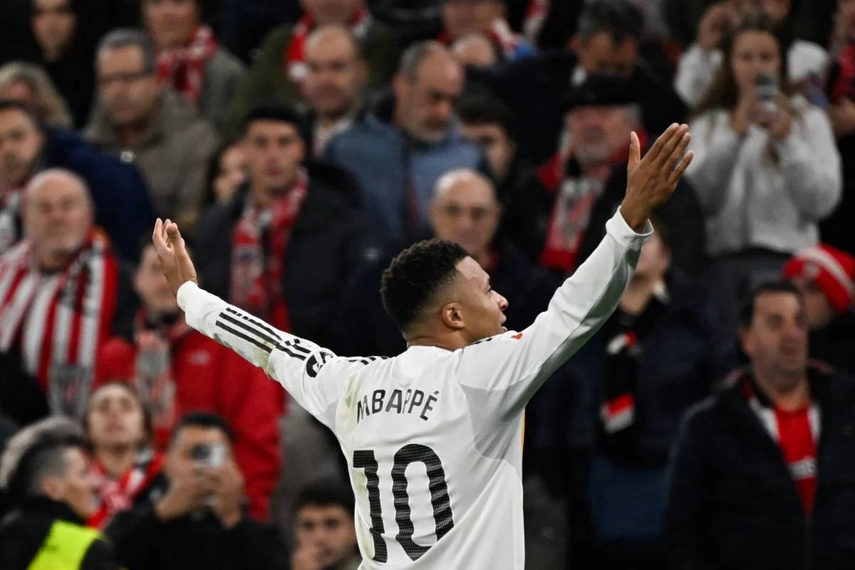 Kỷ niệm 10 năm sự nghiệp của Mbappe Mbappe thi đấu nổi bật kỷ niệm tròn một thập kỷ