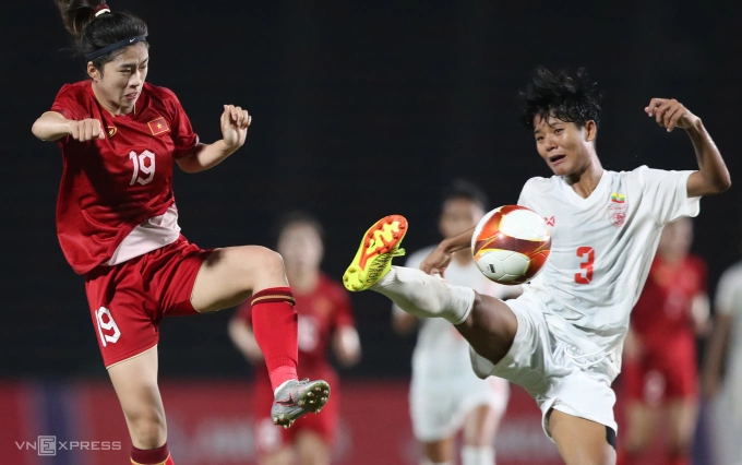 Tiền vệ Thanh Nhã và tuyển Việt Nam thắng Myanamar 2-0 ở chung kết SEA Games 32 tại Campuchia. Ảnh: Đức Đồng