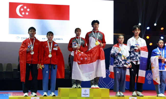 Lễ trao huy chương quyền tiêu chuẩn đôi nam nữ taekwondo ở trung tâm thương mại Fashion Island, thành phố Bangkok, Thái Lan ngày 10/12/2025. Ảnh: Đức Đồng