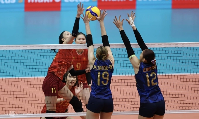 Một cú đập bóng của Kiều Trinh trong trận chung kết với Thái Lan. Ảnh: Đức Đồng